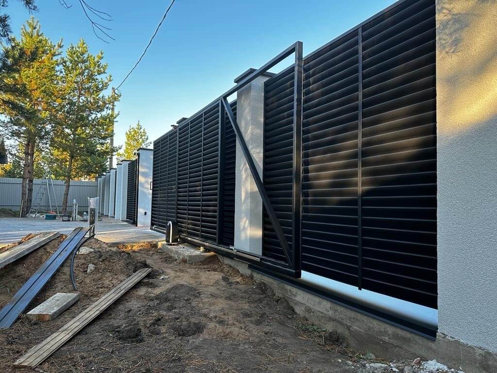 Забор-жалюзи 18м RAL9005/9005 Черный двухсторонний МАТТЕ фото 1 в Уфе