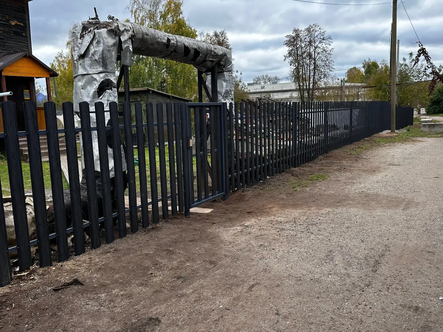 Забор из евроштакетника 63м Черное Дерево 3D Принтек фото 5 в Уфе