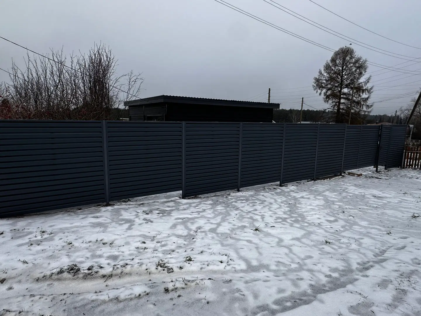 Забор-жалюзи из ламелей Хай-Тек 20м RAL7024/7024 Серый Графит двусторонний МАТТЕ фото 3 в Уфе