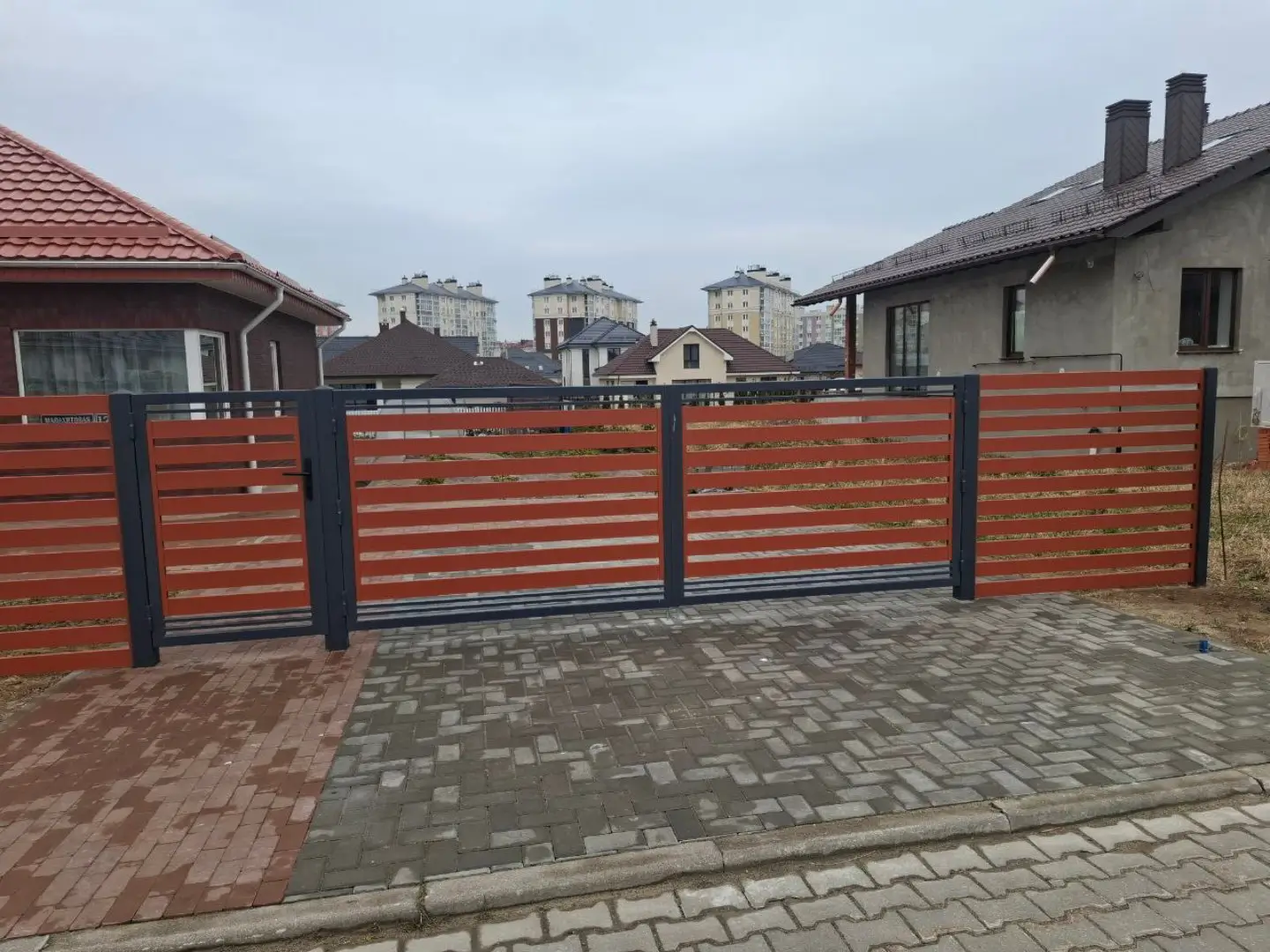 Забор-ранчо из металлопланкена 18м RAL8004 Терракотовый фото 2 в Уфе